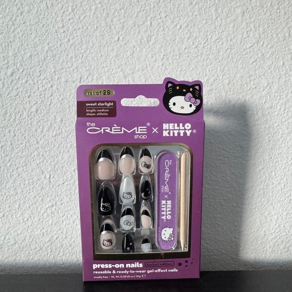 Hello Kitty x The Crème Shop Sweet Starlight press-on nails Halloween